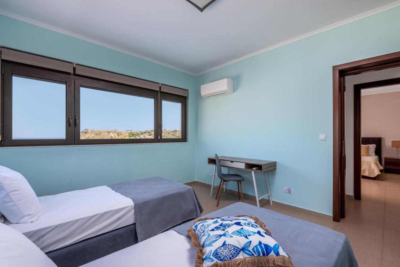 Acro Villa